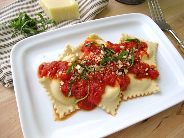 Ev Yapımı Ricotta Ravioli